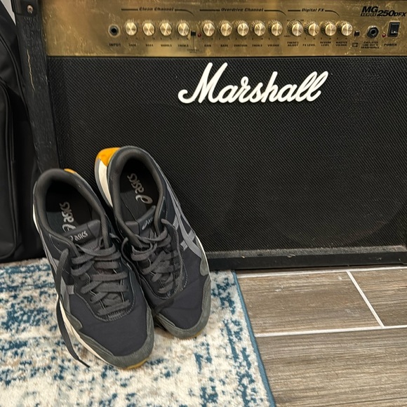 ASICS Jogger x81 Like New- Worn once. - Picture 1 of 5